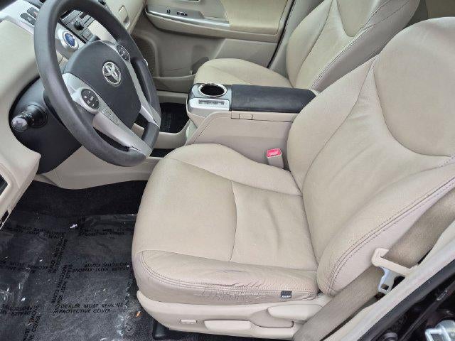 2013 Toyota PRIUS v Three