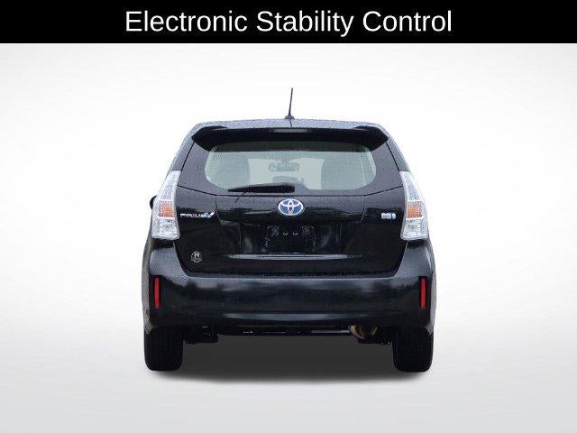 2013 Toyota PRIUS v Three