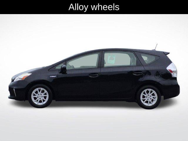 2013 Toyota PRIUS v Three