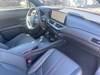 2025 Lexus UX 300h F SPORT Handling