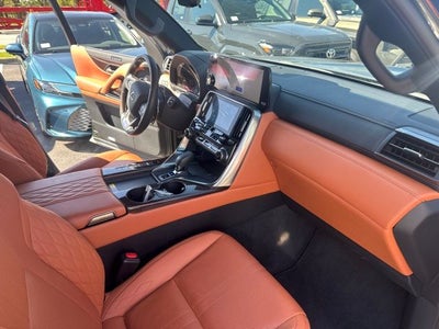 2025 Lexus LX 700h Ultra Luxury
