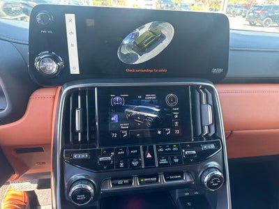 2025 Lexus LX 700h Ultra Luxury