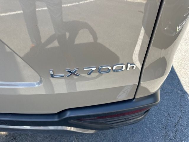 2025 Lexus LX 700h Overtrail
