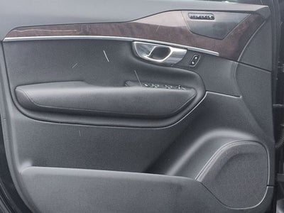 2019 Volvo XC90 T6 Momentum