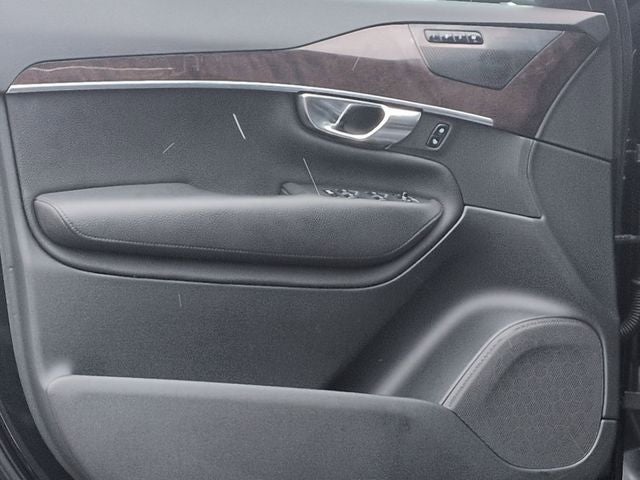 2019 Volvo XC90 T6 Momentum