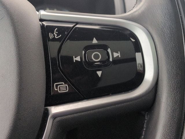 2019 Volvo XC90 T6 Momentum