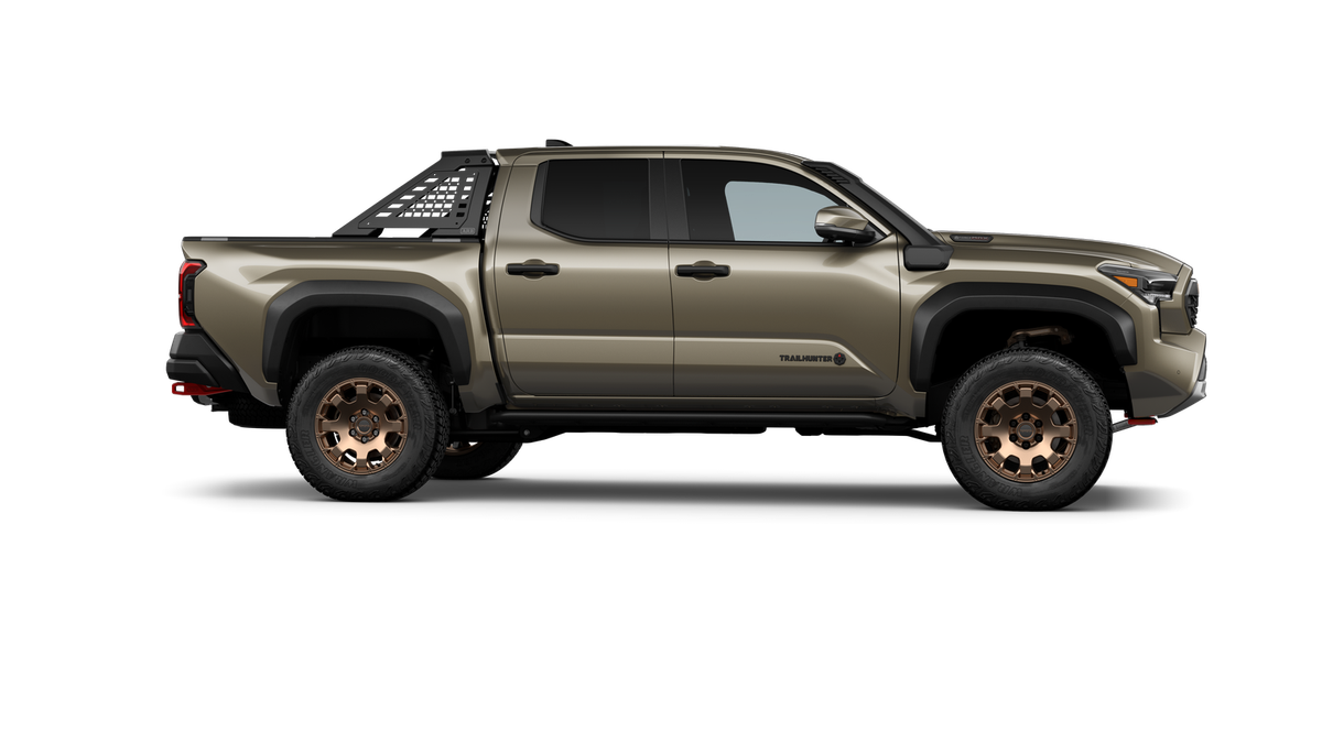 2026 Toyota Tacoma i-FORCE MAX Tacoma Trailhunter