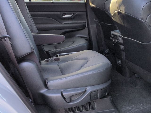 2026 Toyota Grand Highlander Hybrid Nightshade