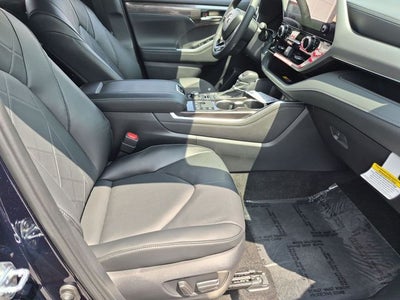 2026 Toyota Highlander Platinum