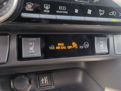 2025 Toyota RAV4 Plug-in Hybrid SE