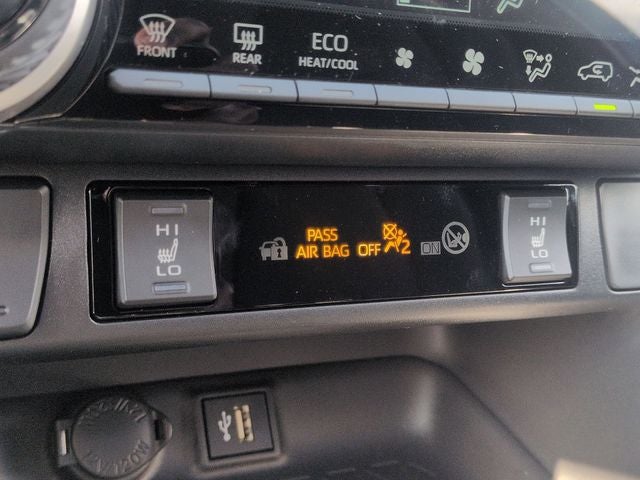 2025 Toyota RAV4 Plug-in Hybrid SE